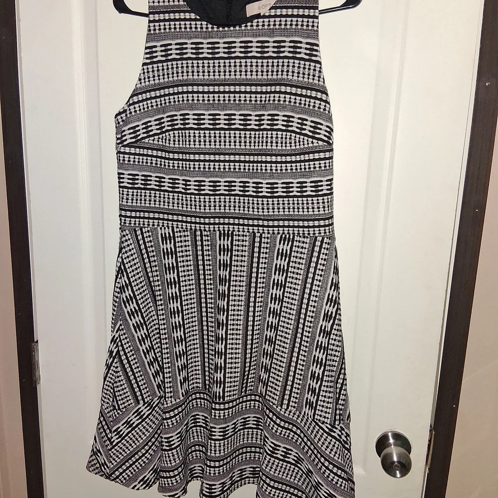 LOFT Dress - Picture 4 of 7